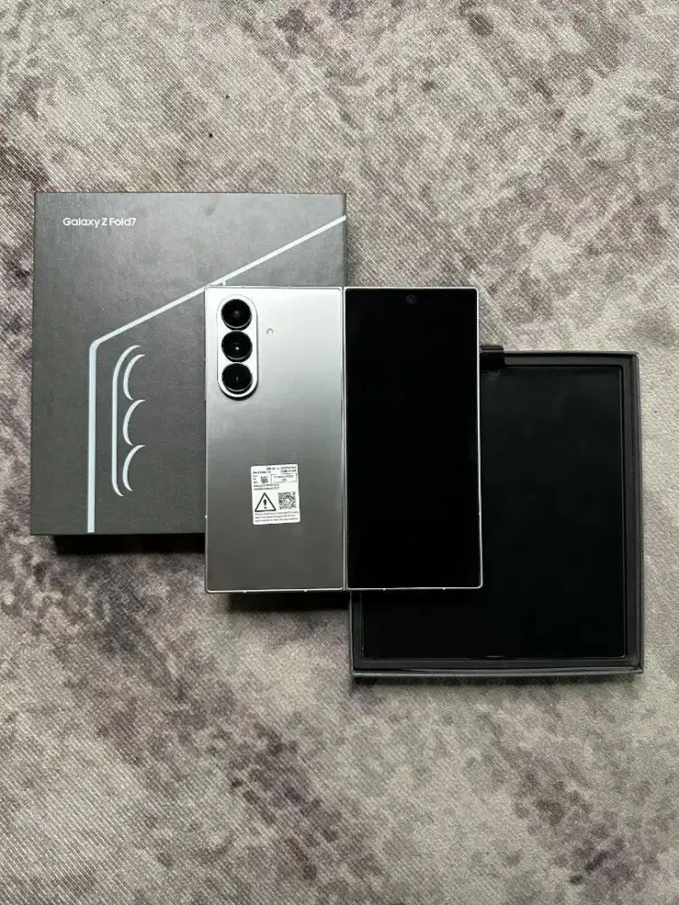 Samsung ZFold 7 12/512 GB Resmi Sein
Fullset