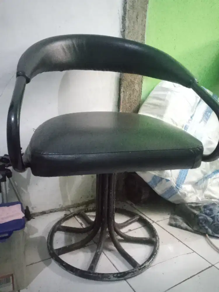 Kursi salon masih bagus