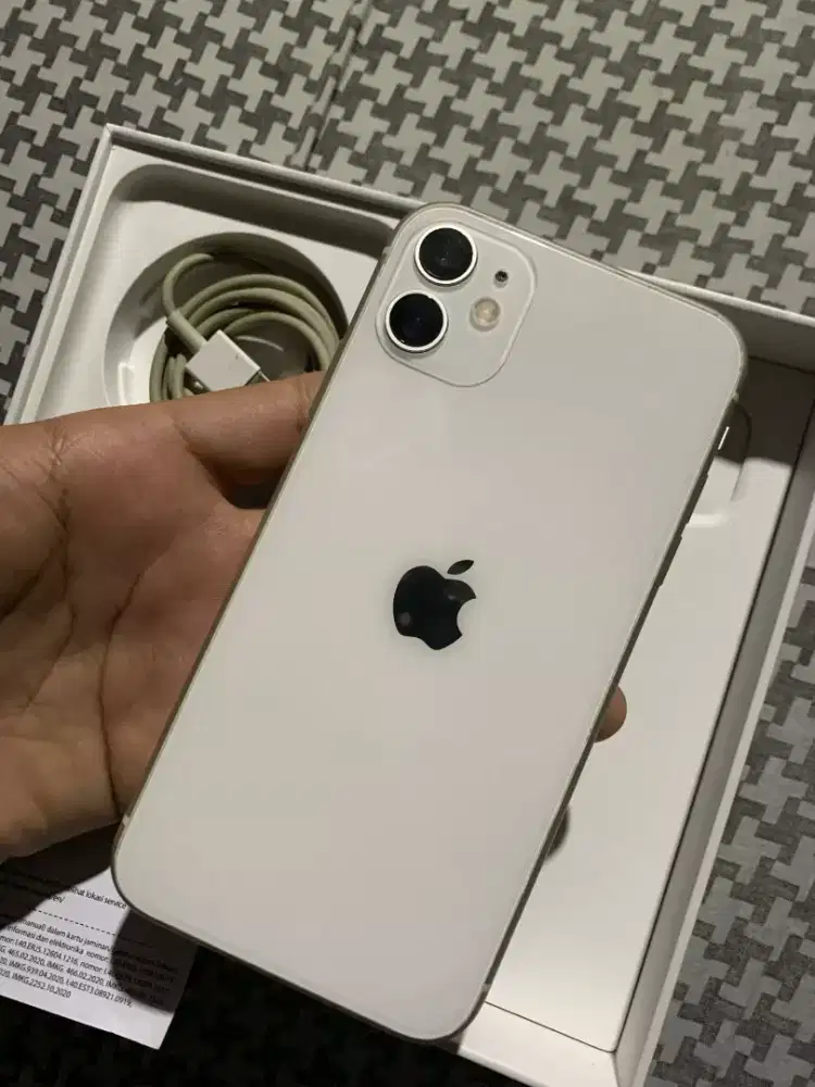 11 64GB putih iBox fullset ori