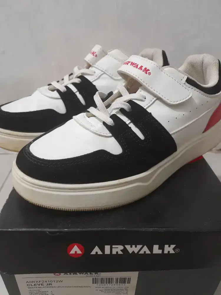 Sepatu asli Airwalk bekas