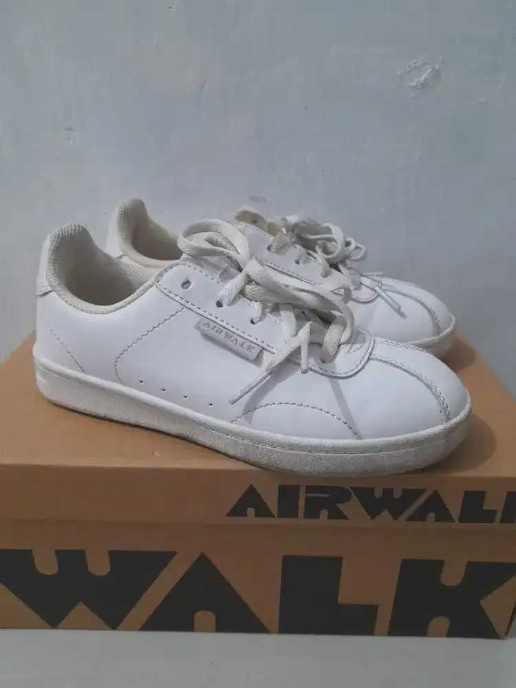 Sepatu asli Airwalk bekas