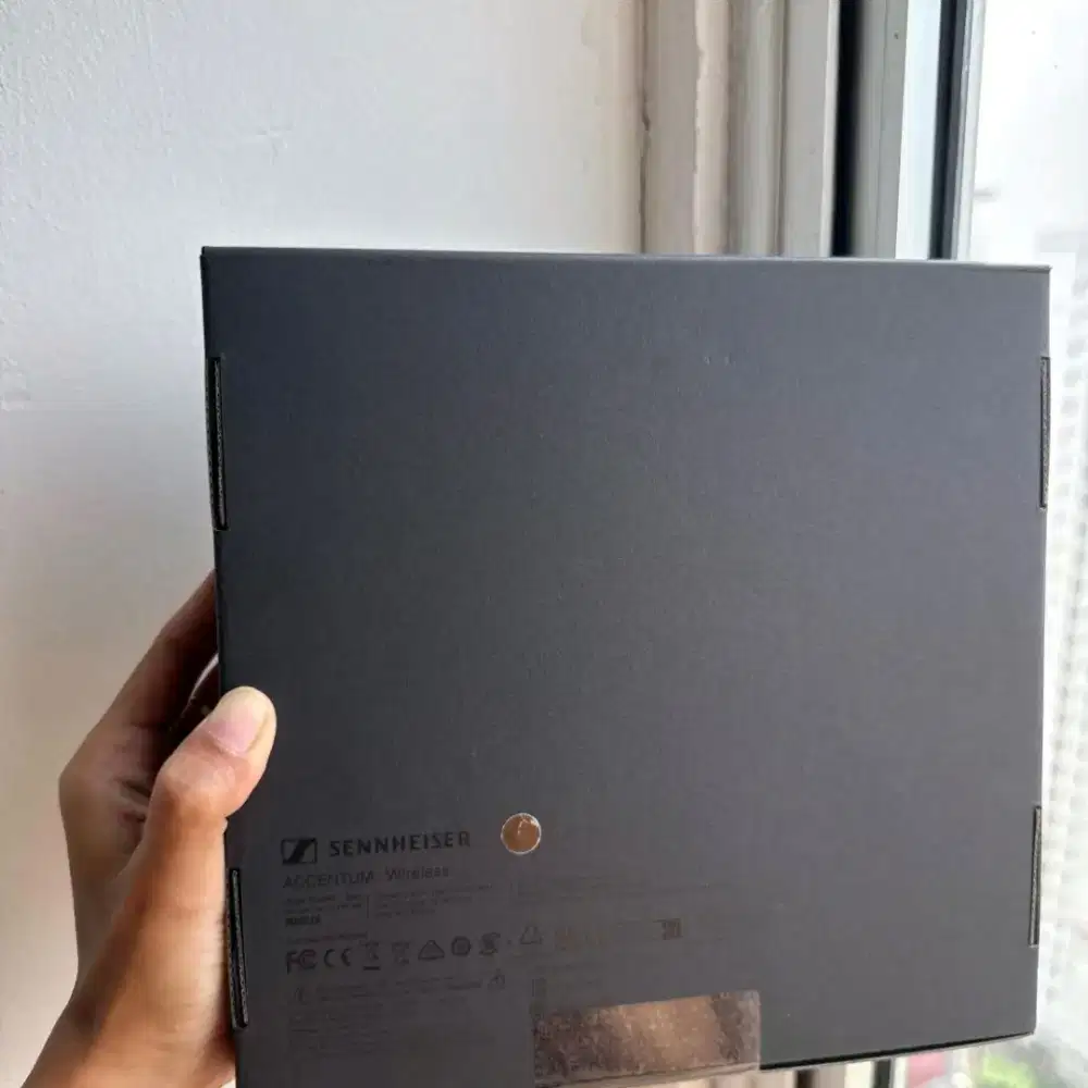 Sennheiser Accentum wireless headphone  (Black) BNIB SEGEL ORIGINAL