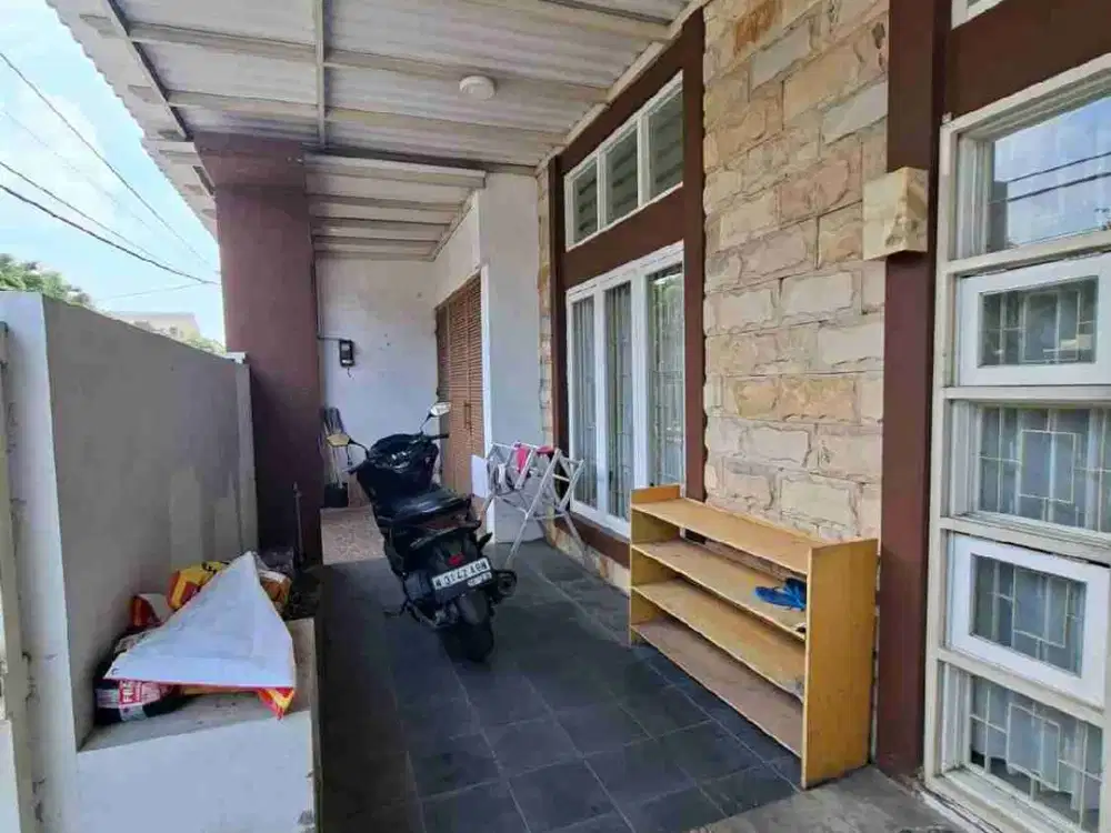 RUMAH POROS JALAN SAWOJAJAR DUA MALANG