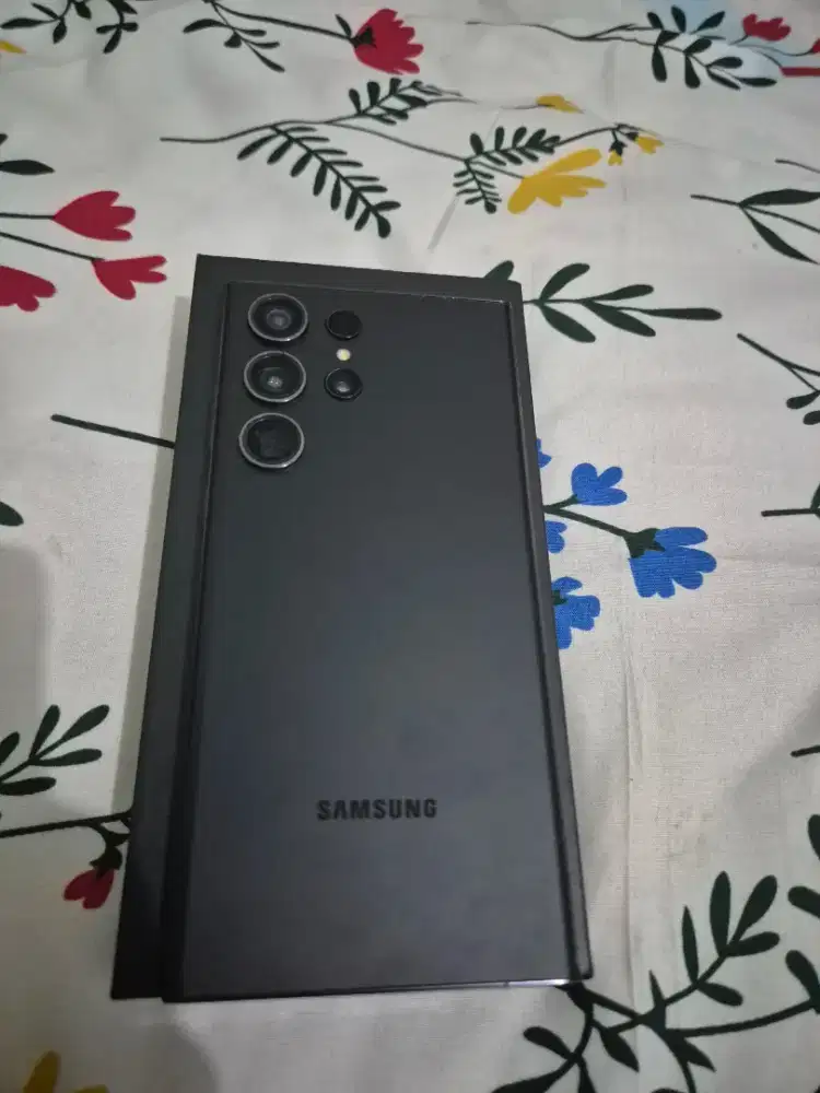 Samsung S23 Ultra 256 GB Hitam