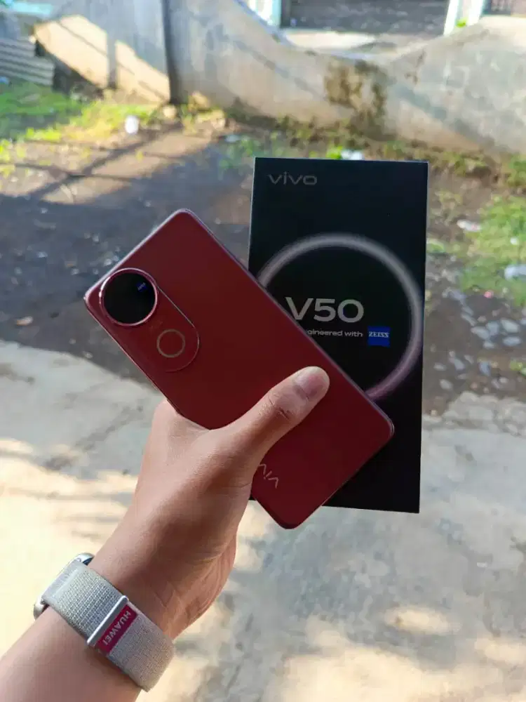 VIVO V50 12/512