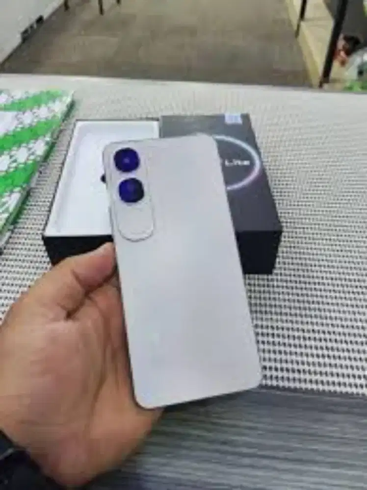 Vivo V40 Lite 4G, pemakaian 8 bulan.