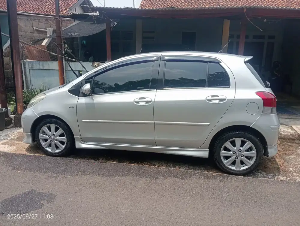 Toyota Yaris 2010 Bensin