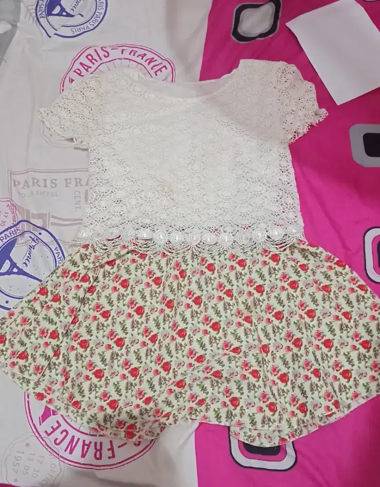 Mididres motif bunga