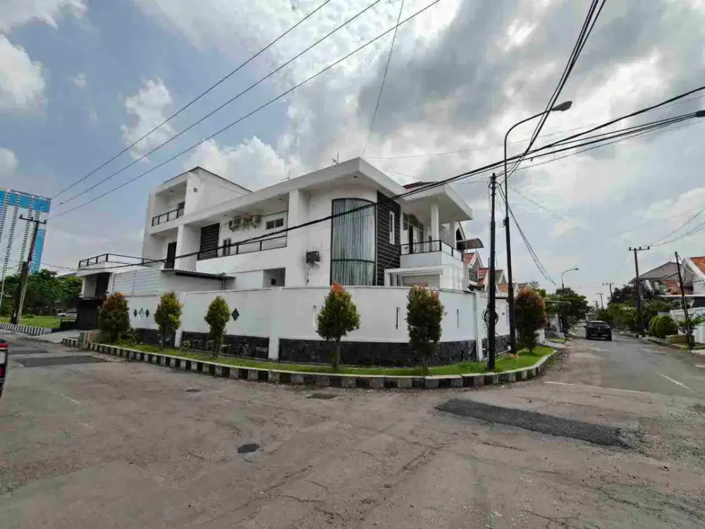 Dijual Rumah Luas Hook Dharmahusada Indah