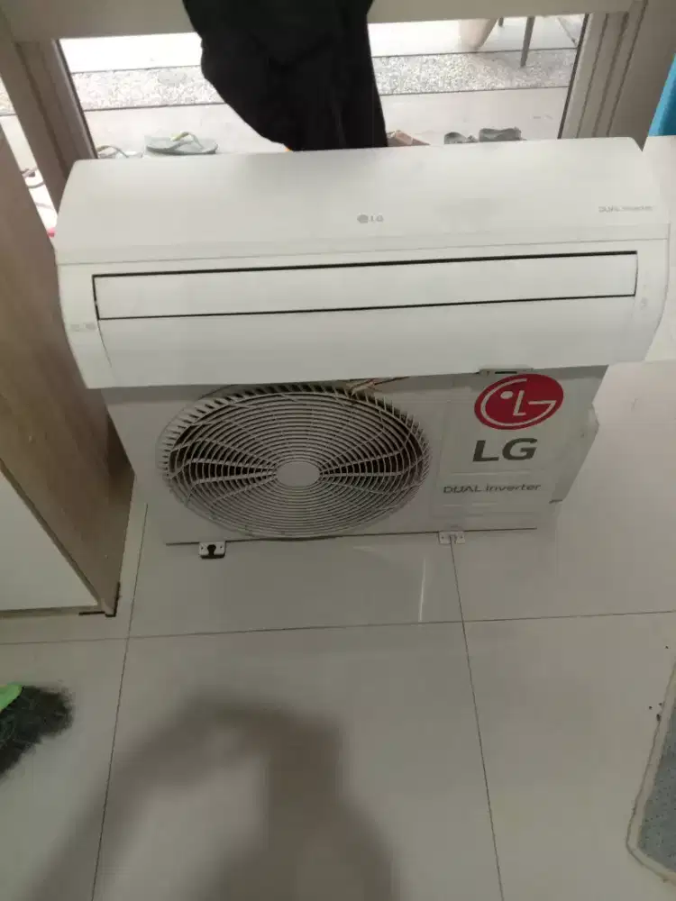 AC Lg inverter 1 pk dan ada 1 1/2 Pk