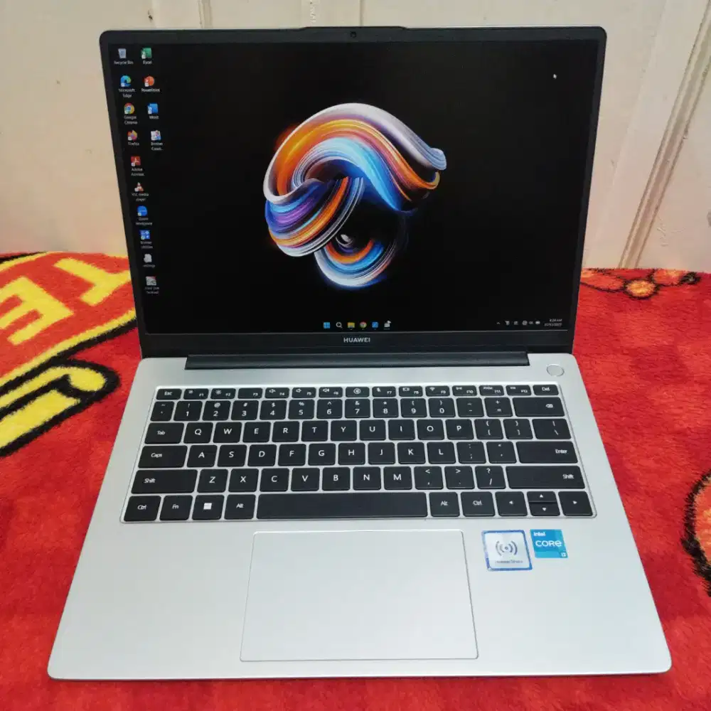 HUAWEI matebook D14 GEN 12 IPS FHD 8GB /256 GB Windows 11 batre awet