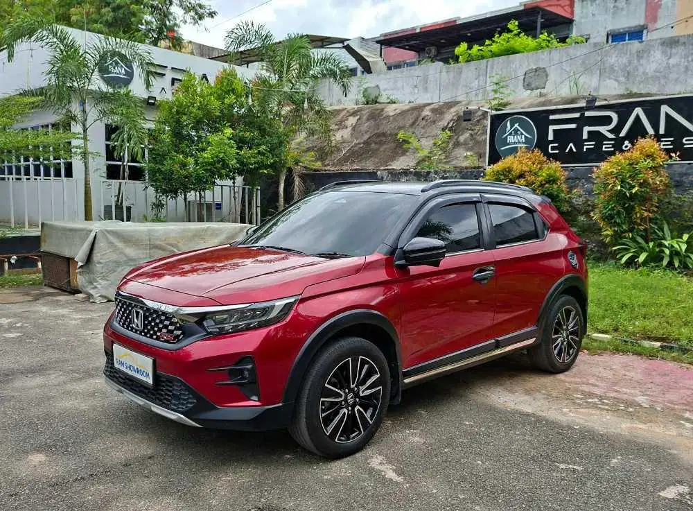 Honda WR-V RS HS 2023 | DP 25jt | Angsuran 5,9jt-an