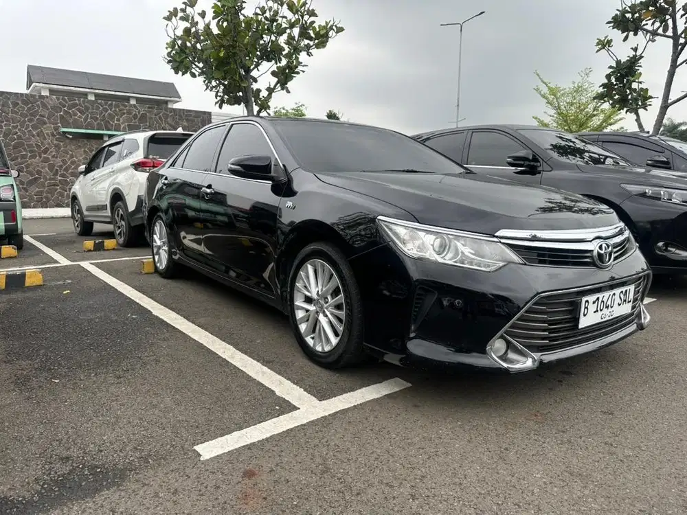 Dijual toyota camry 2.5 V 2015