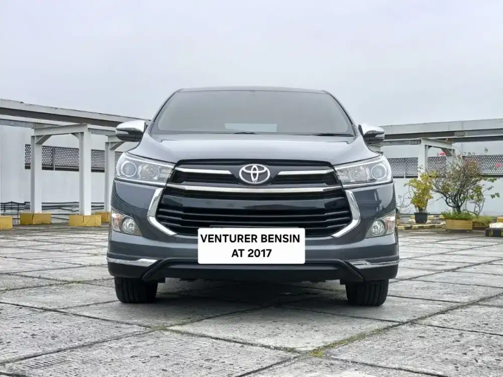 TOYOTA KIJANG INNOVA VENTURER BENSIN AT 2017