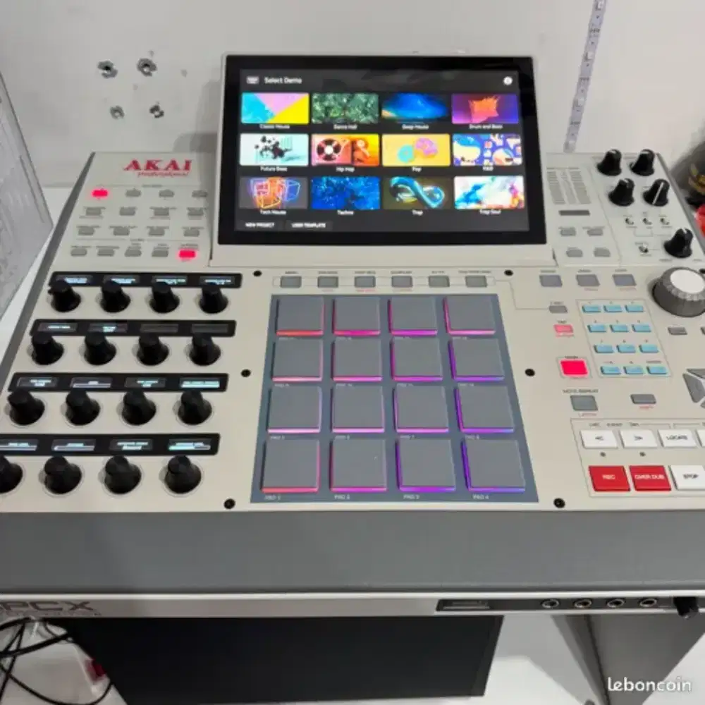 AKAI Professional MPC X Special Edition Standalone
