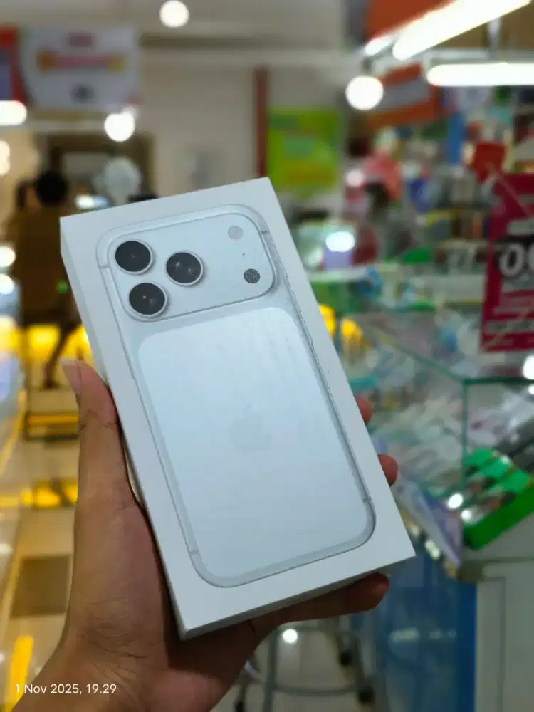 iPhone 17 pro silver new ibox