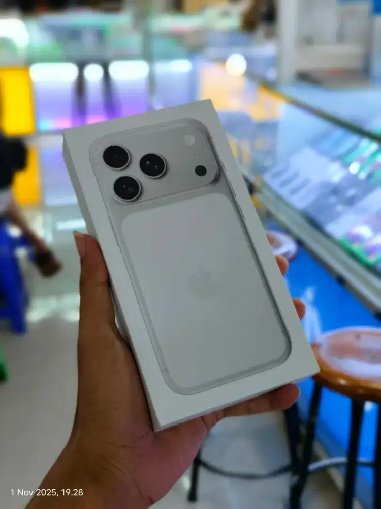 iPhone 17 Pro iBox Silver