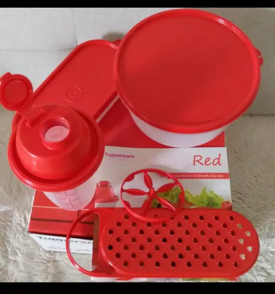Tupperware Simply red set