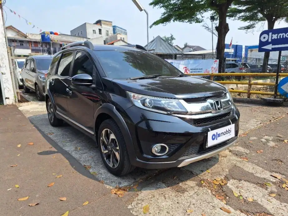 DP MURAH Honda BR-V 1.5 E Bensin-MT 2016 Hitam CEVFB