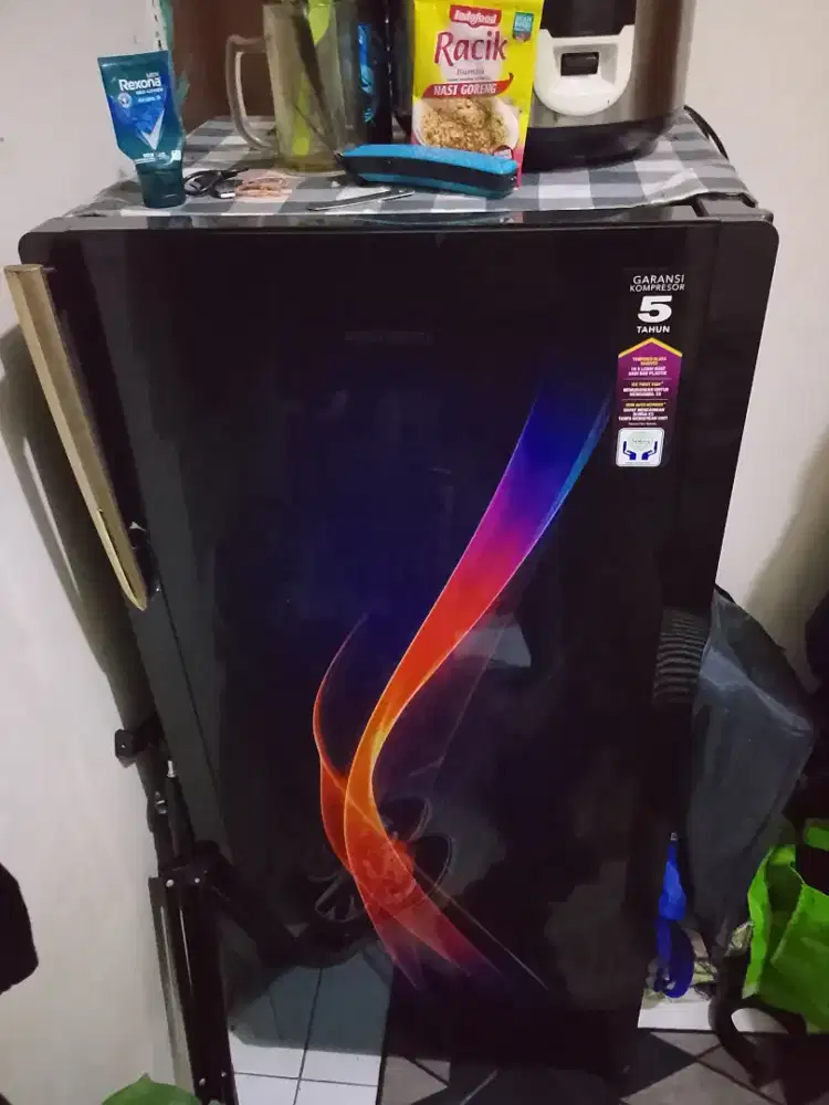 kulkas polytron like new garansi on