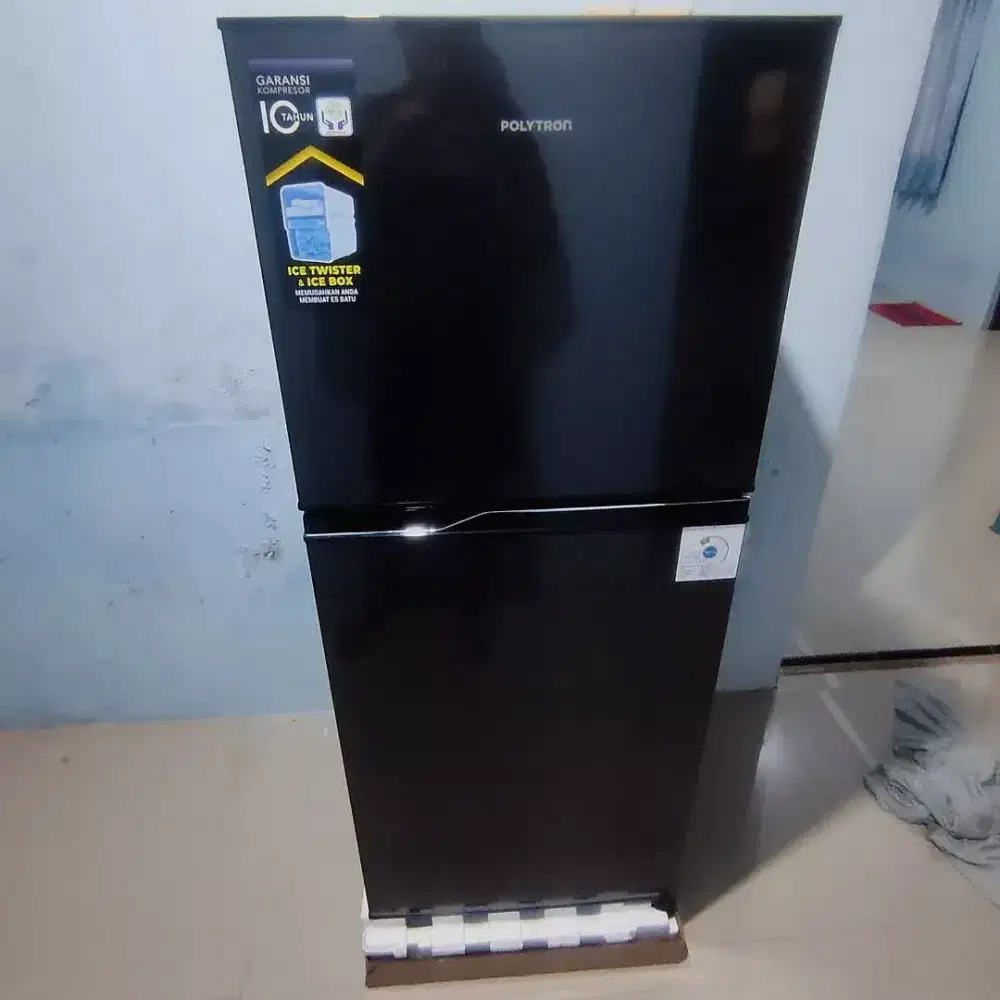 Kulkas Polytron 2 pintu PRB 200Y