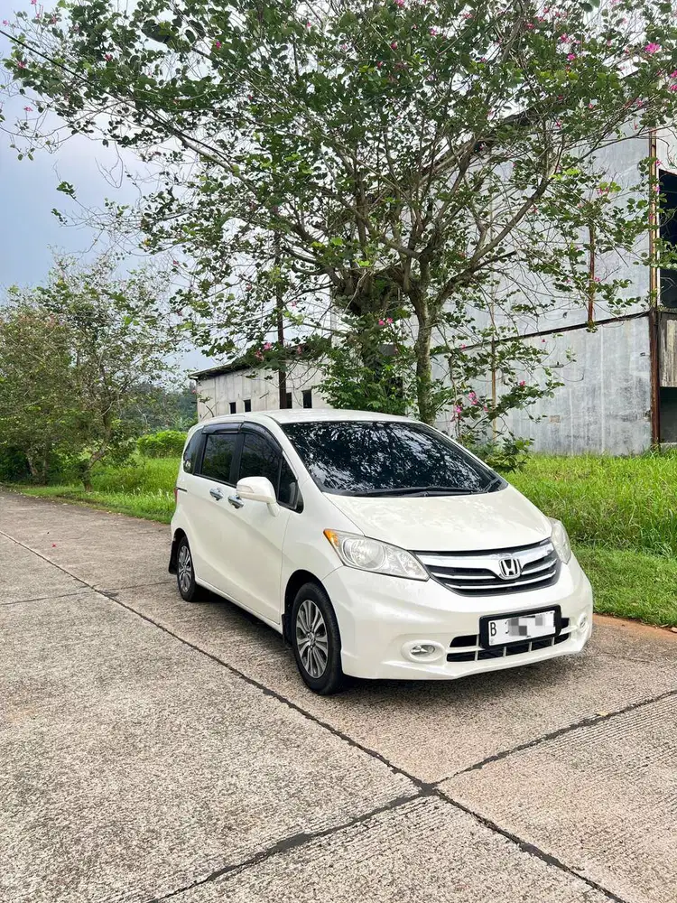 Honda Freed SD 2013