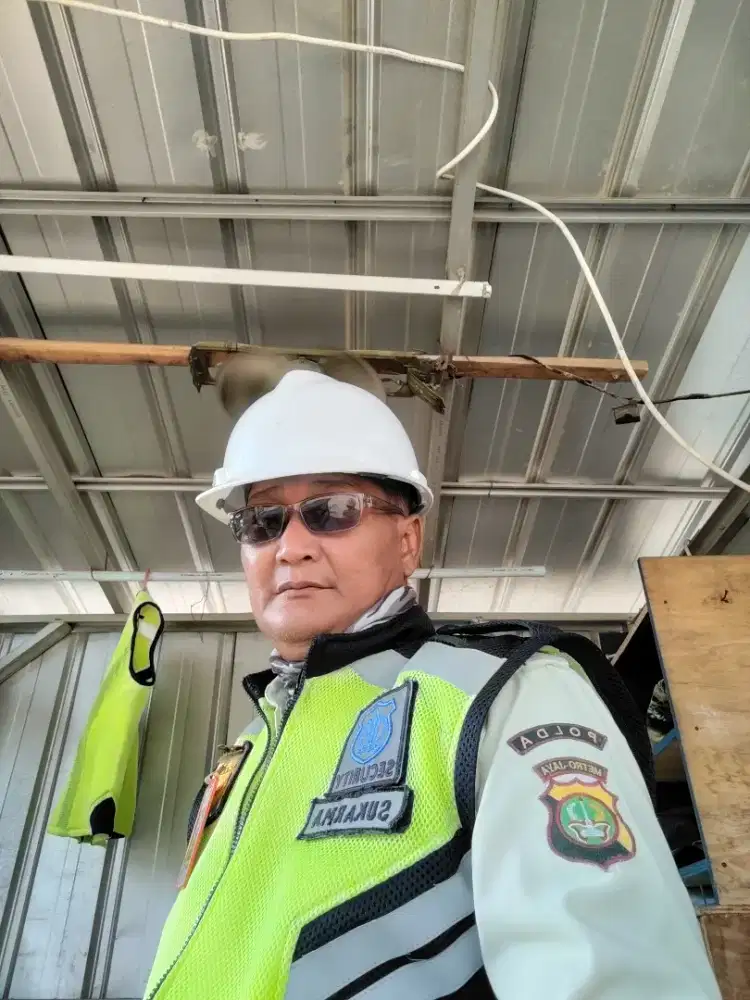 Mencari pekerjaan sebagai security