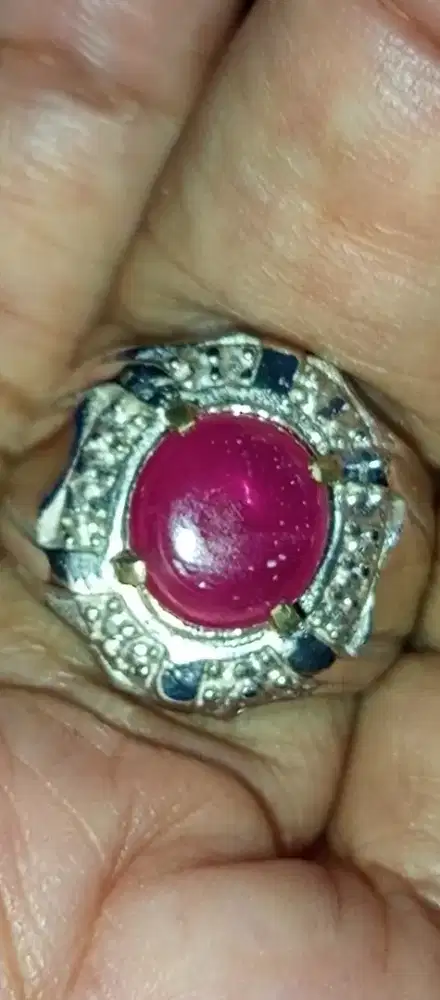 Ruby Mozambik ring size 9