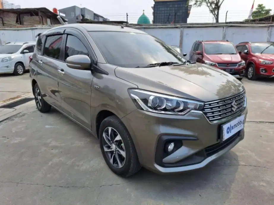 DP MURAH Suzuki Ertiga 1.5 GX Bensin-MT 2022 Abu CEZHB