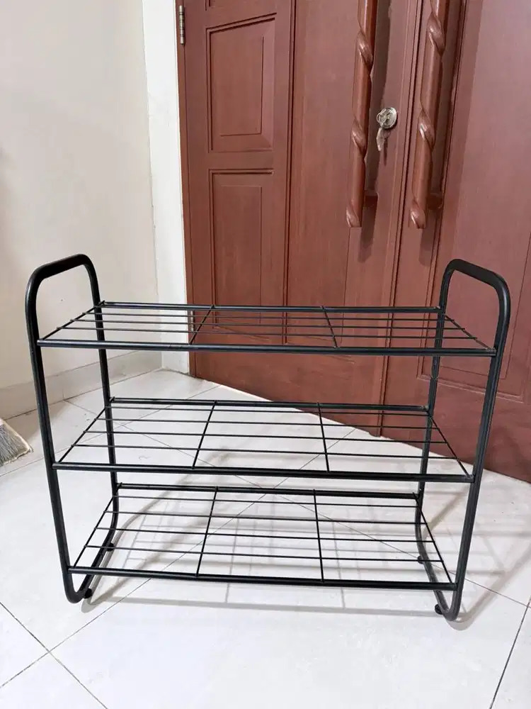 Rak Sepatu Informa