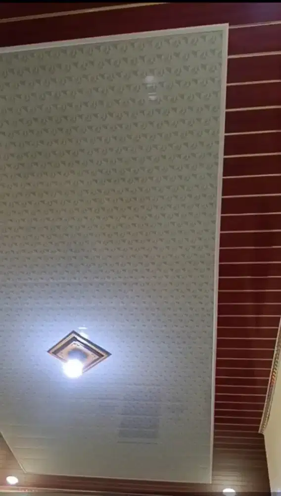 Distributor plafon PVC