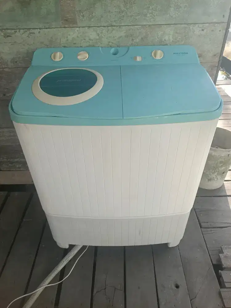 di jual mesin cuci polytron kapasitas 9 kg siap  pakai