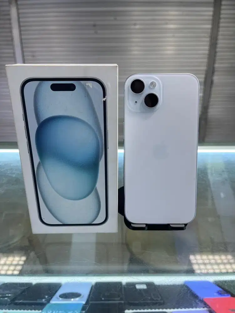 Iphone 15 128Gb Garansi resmi 4 bulan