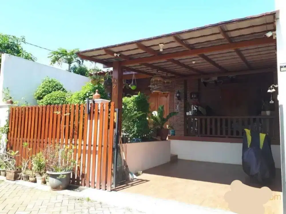 Disewakan Rumah Joglo Modern Siap Huni, Lokasi Strategis di Mijen