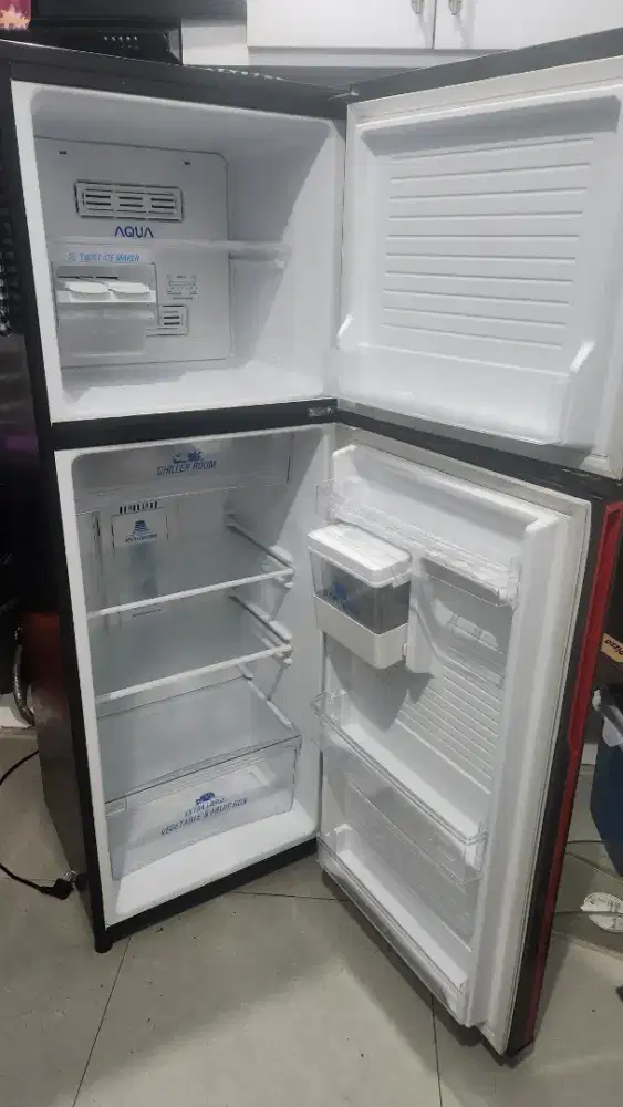 Kulkas Aqua type AQR D270