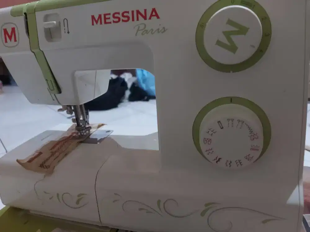 Mesin jahit messina