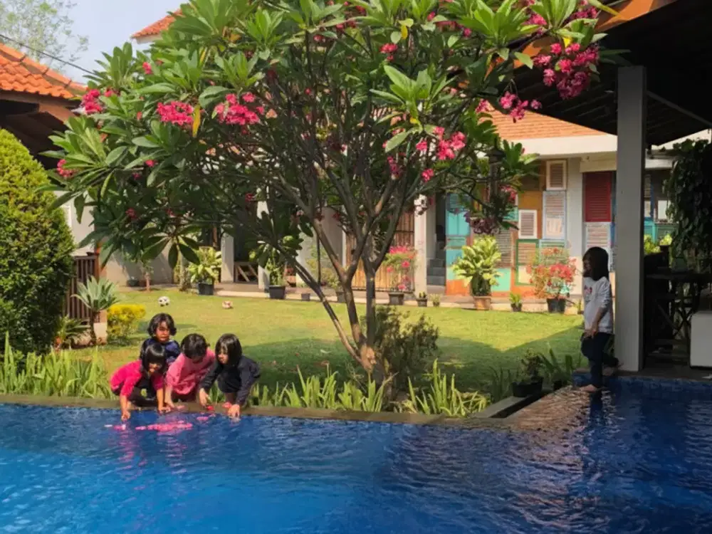 Rumah Mewah Full Furnish Rasa Villa Muat 7 Mobil Dgn Swimming Pool di Ciputat Tangsel