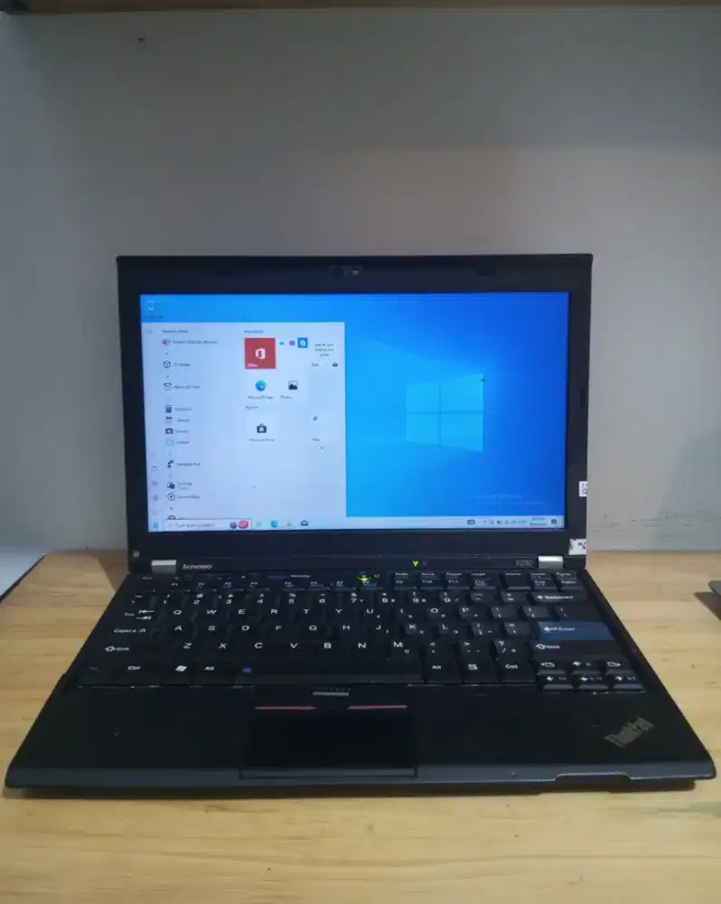 Lenovo Thinkpad X230 Core i5 - 3210M DDR 8GB 500GB LED 12.5 2.5 Jam