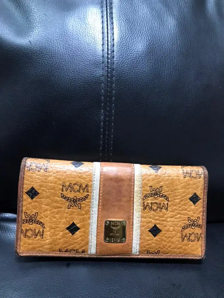 DOMPET MCM LEATHER AUTHENTIC