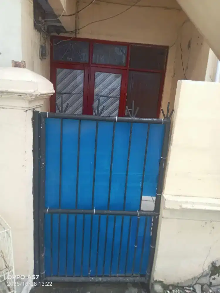 Disewakan rumah mungil, asri dan nyaman pertahun