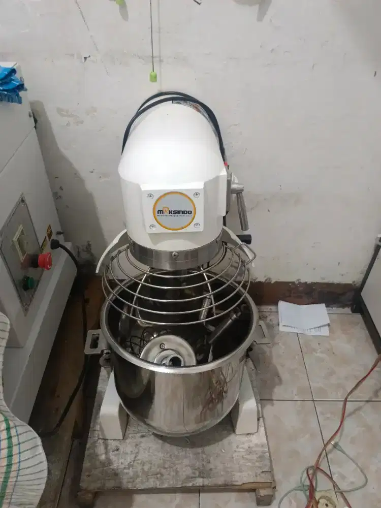 Mixer planetary Maksindo kapasitas 15 L