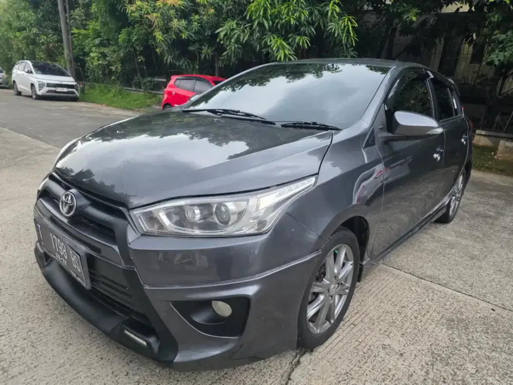 Dijual Toyota Yaris TRD Sportivo AT 2015 grey pajak on