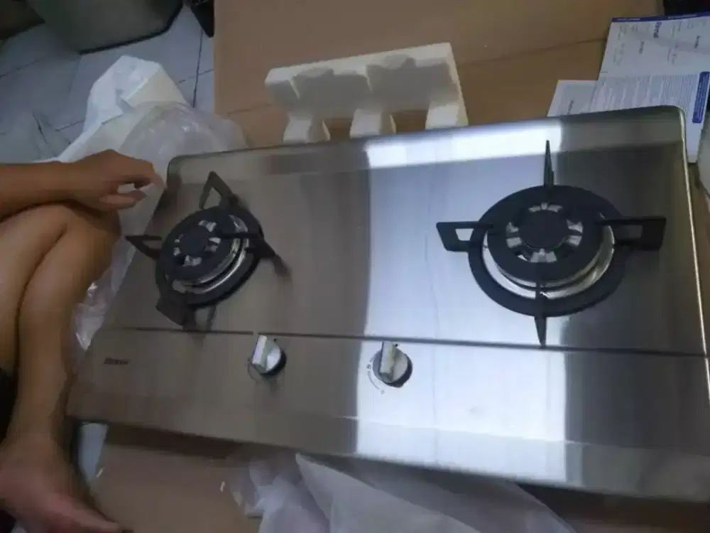 Kompor gas tanam rinai 2 tungku