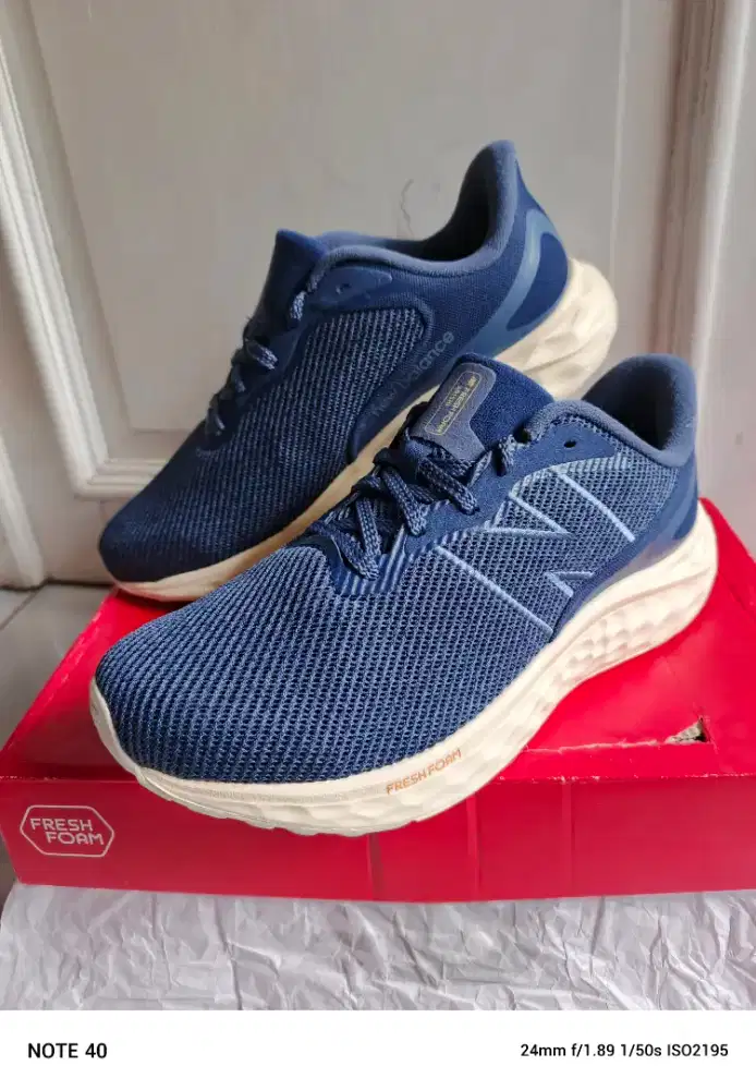 Sepatu Running New Balance Arishi