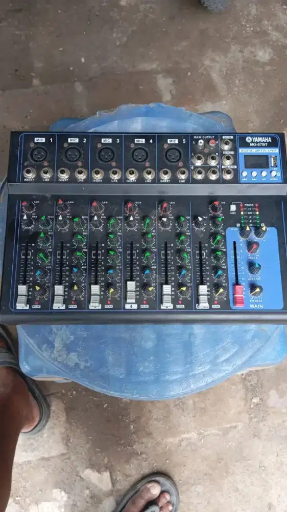 Mixser YAMAHA MG07BT