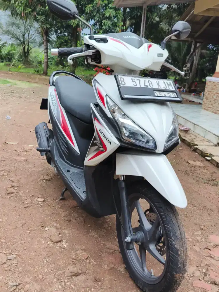 Jual/TT vario 110 agnes 2014 ss lengkap pajak on plat 2028