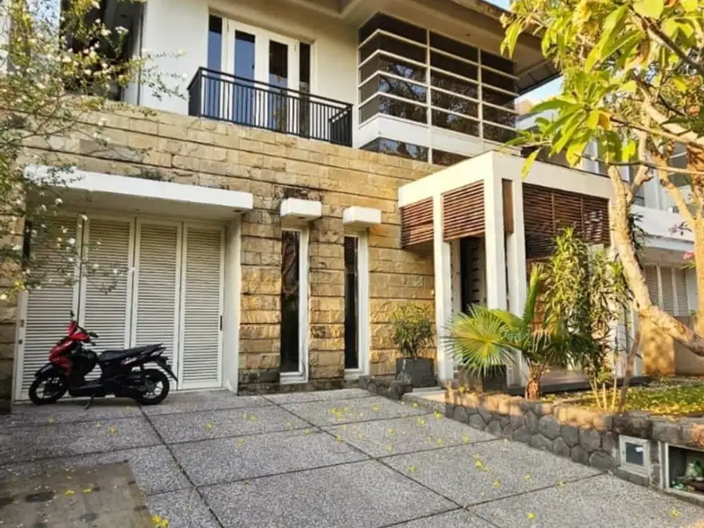 Dijual / Disewakan Rumah Premium di Diamond Hill – SHM, Harga Nego!