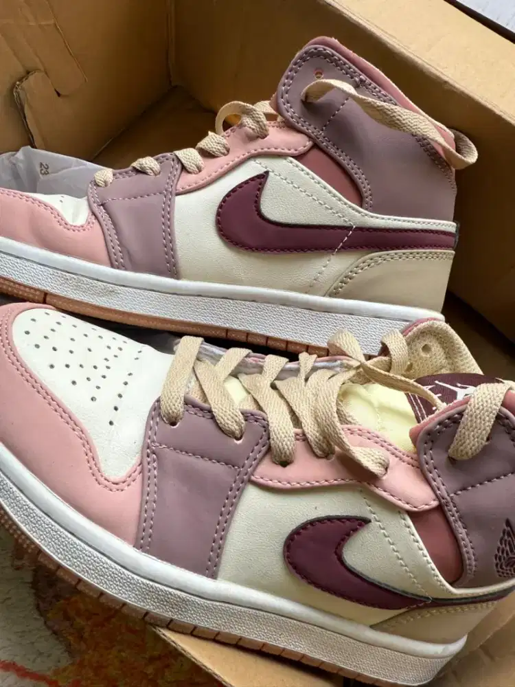 Air Jordan 1 Low Shoes