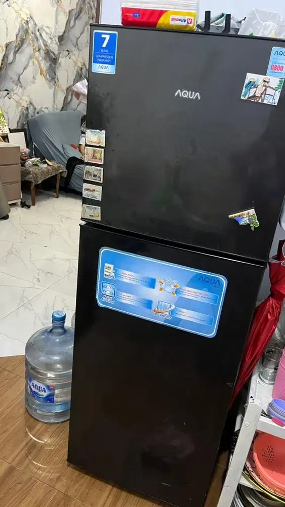 Kulkas aqua black 2 pintu