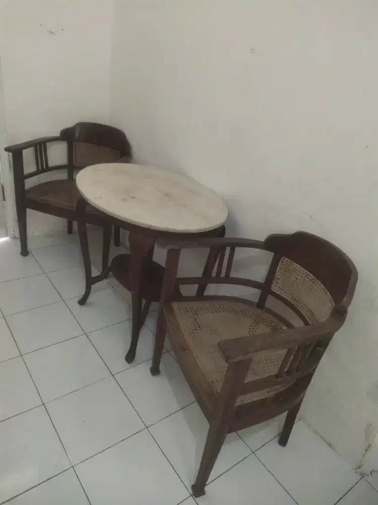 Meja marmer kursi rotan